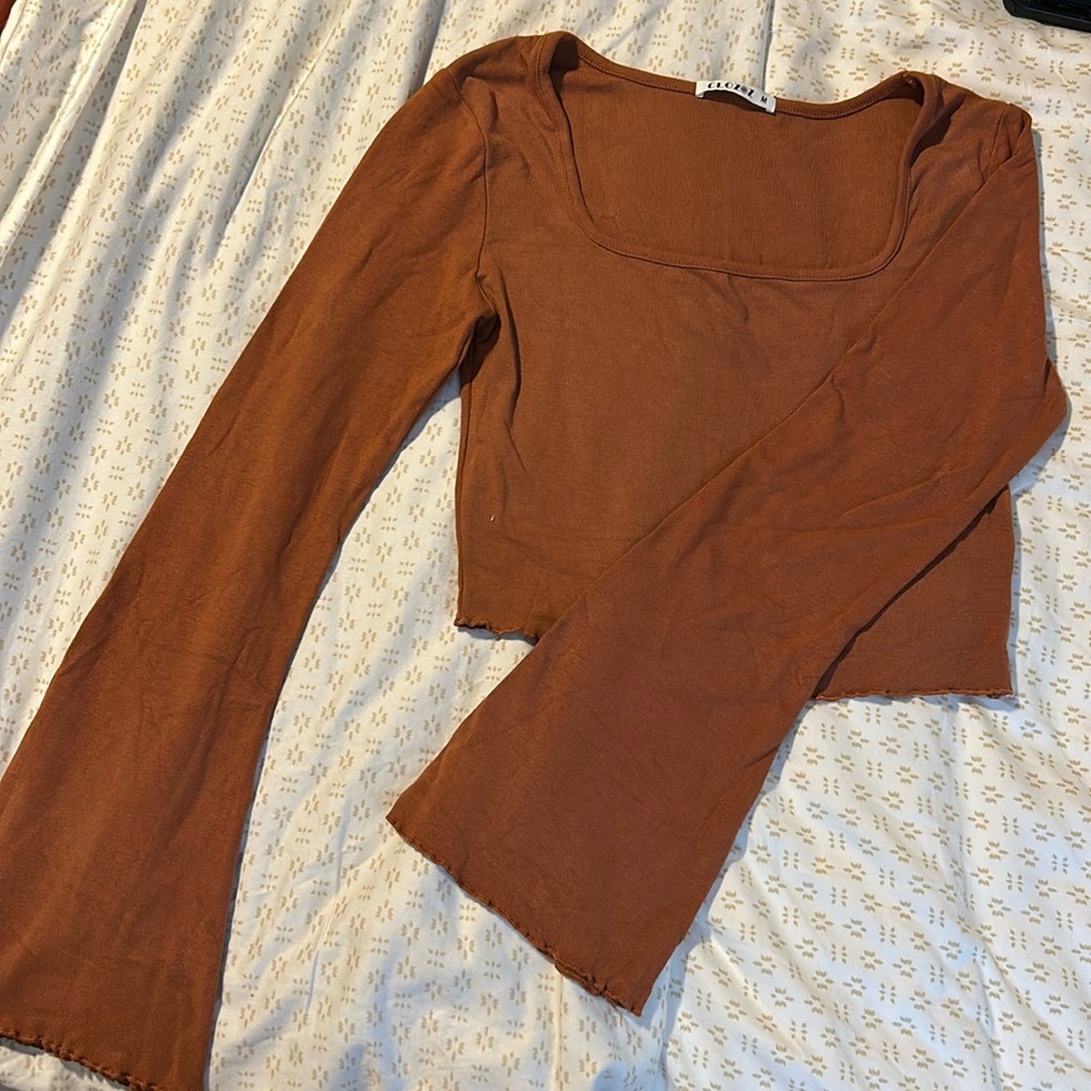 Long sleeve crop top